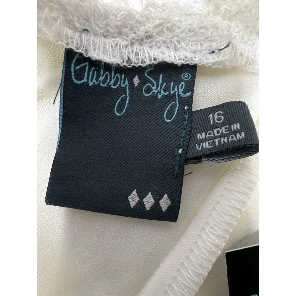 Gabby Skye White Lace Teen Dress‎ Size 16